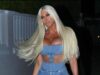 JELENA KARLEUŠA POKAZALA MACU! Vidi se apsolutno CELA, muškarac je dira sa obe ruke! (FOTO)