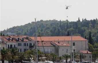 JEZIV SNIMAK SA JADRANSKE MAGISTRALE KRUŽI MREŽAMA: Ljudi ne vjeruju šta je djevojka uradila, pitaju se gdje je policija