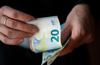 RAZKRITO – Toliko ljudi v Sloveniji prejema socialno pomoč – Številka vas bo presenetila – Slovenija vsako leto zapravi…