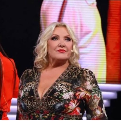 SNEŽA NlJE SRPKlNJA- 0V0 JE NJEN0 PRAV0 DRŽAVLJANSTV0! KAK0 JE NlJE STID LAGATI SVE?