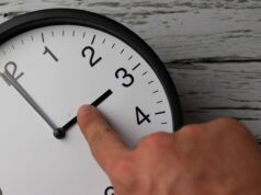 Sat se ove godine pomjera ranije nego u prethodnih 11 godina: Evo tačnog datuma
